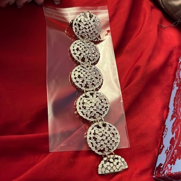 Silver statement necklace and bracelet jewelry set - Picture 2 of 3